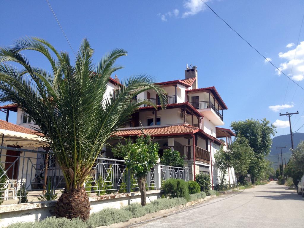 Menis Haus Apartment Vrasna Exterior photo