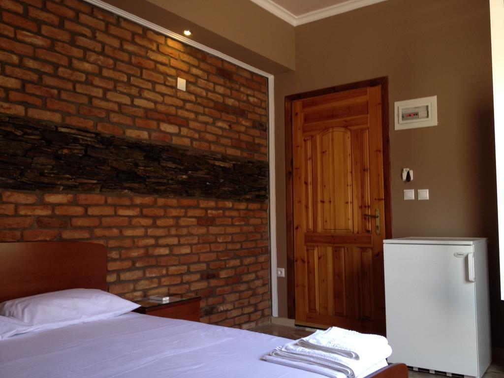 Menis Haus Apartment Vrasna Room photo