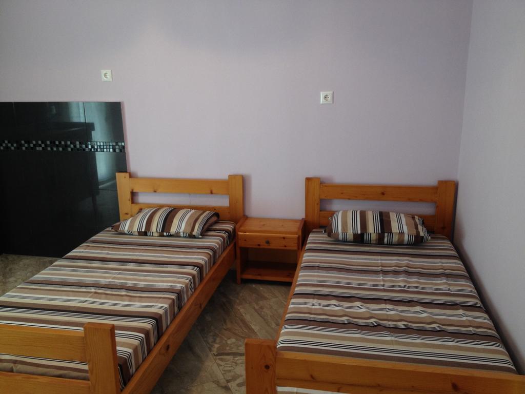 Menis Haus Apartment Vrasna Room photo